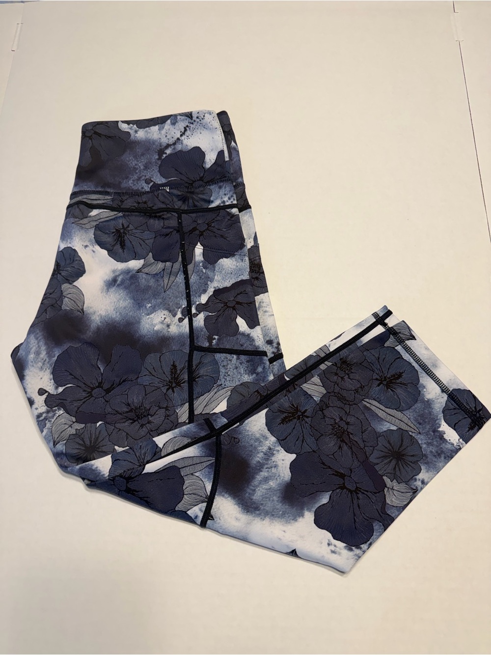 ZYIA Navy, Purple and White Floral  Crop Leggings 8-10 ( 1045)